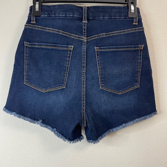 No Boundaries Distressed High-Waisted Denim Shorts With Frayed Hem Size 5 - Picture 7 of 10